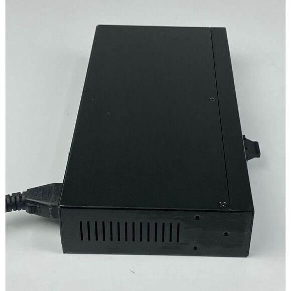 Managed 8 Port 10/100+1-Port 100Base FX Switch & Power Cord Black AO1530 - Picture 6 of 9